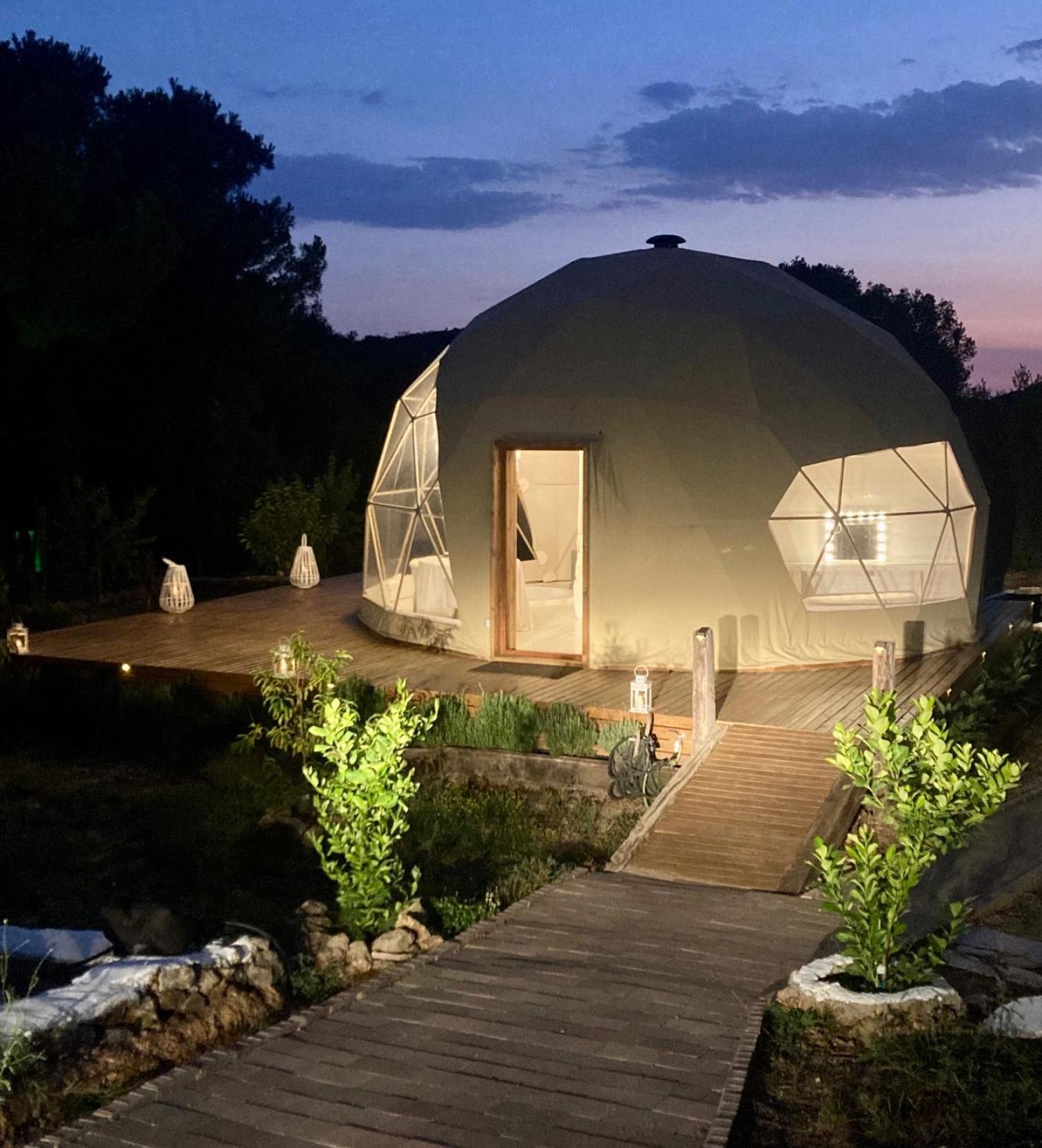 Domo Suites Masia Cal Geperut Badalona Extérieur photo