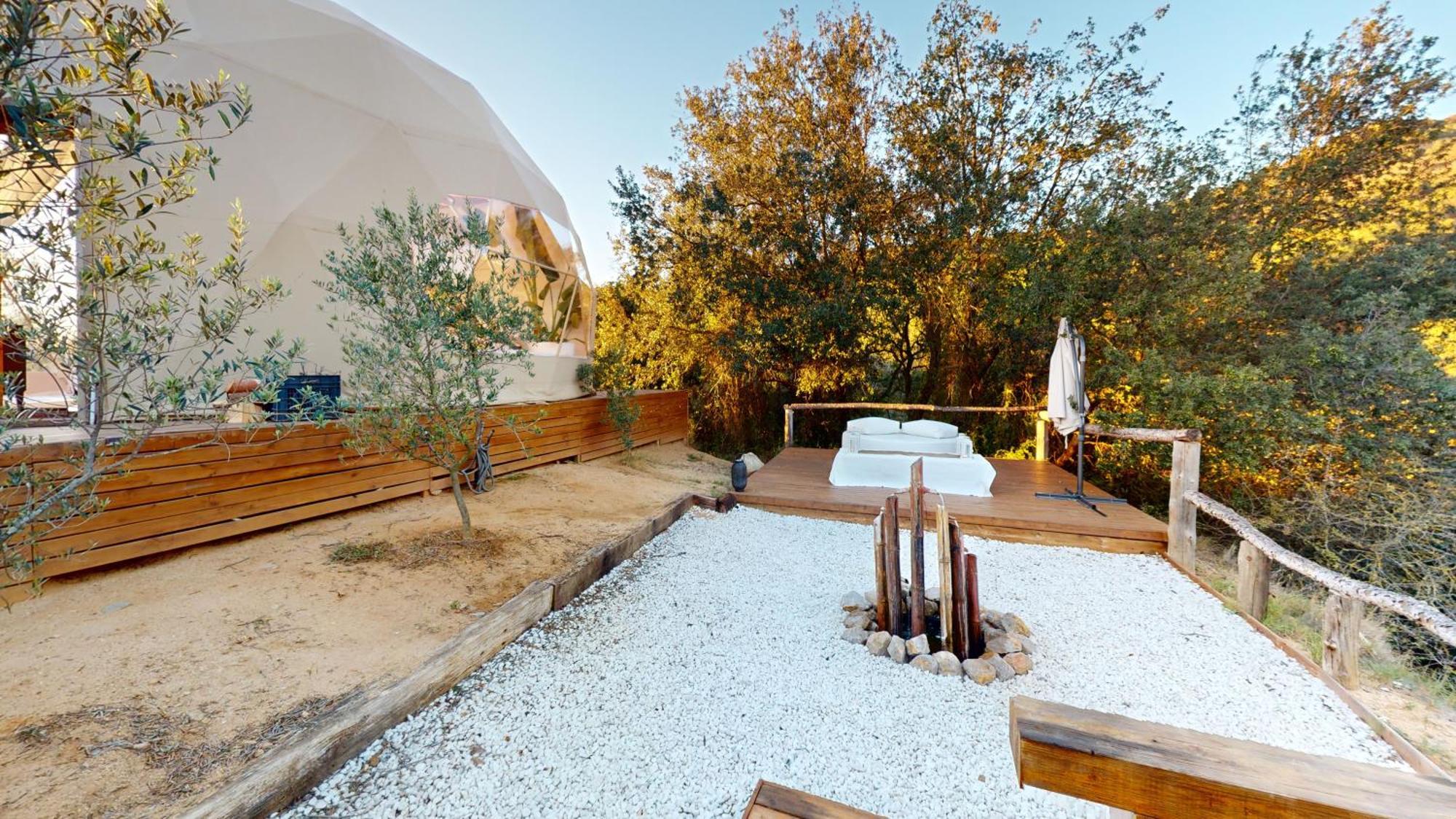 Domo Suites Masia Cal Geperut Badalona Extérieur photo