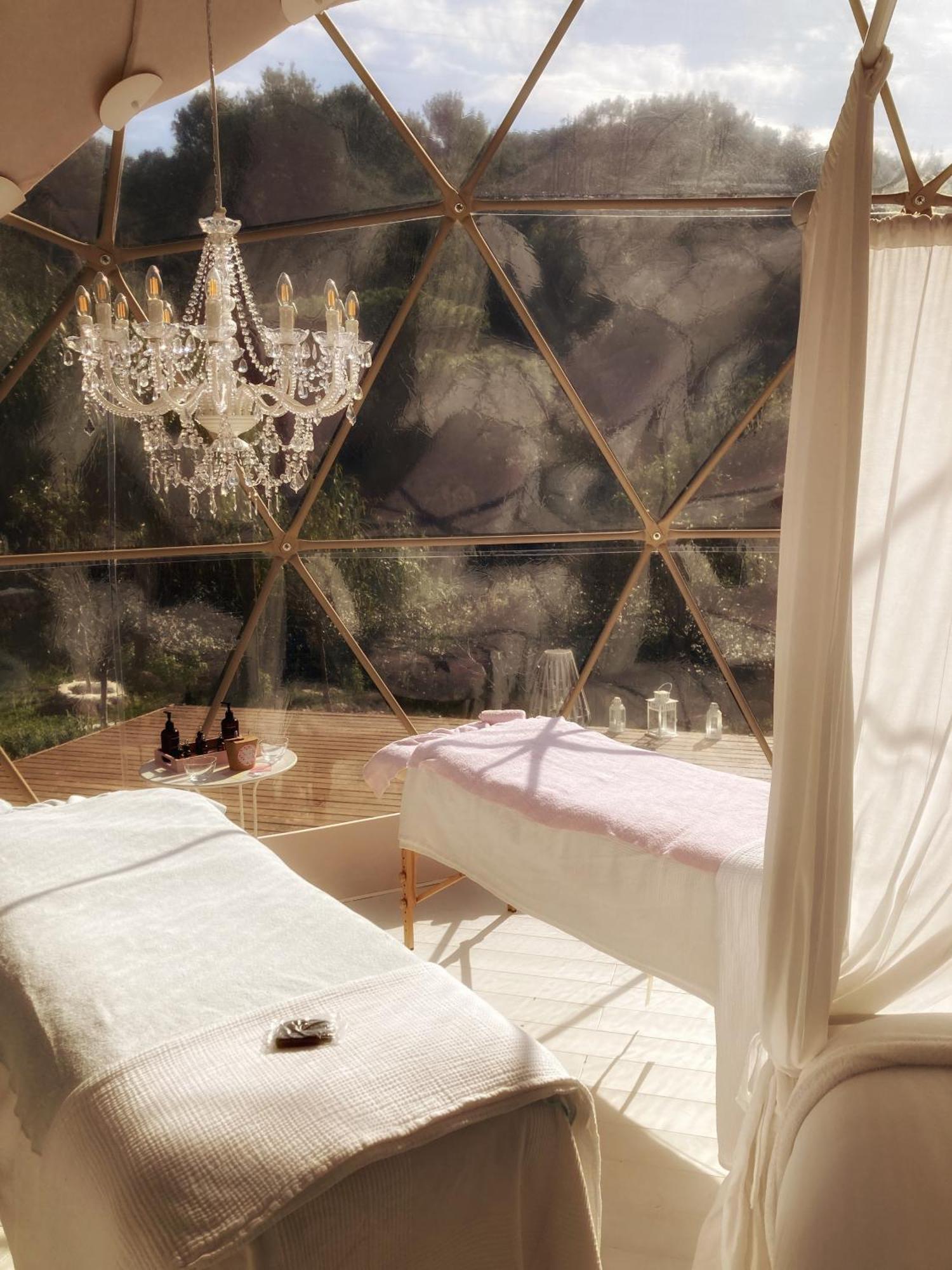 Domo Suites Masia Cal Geperut Badalona Extérieur photo