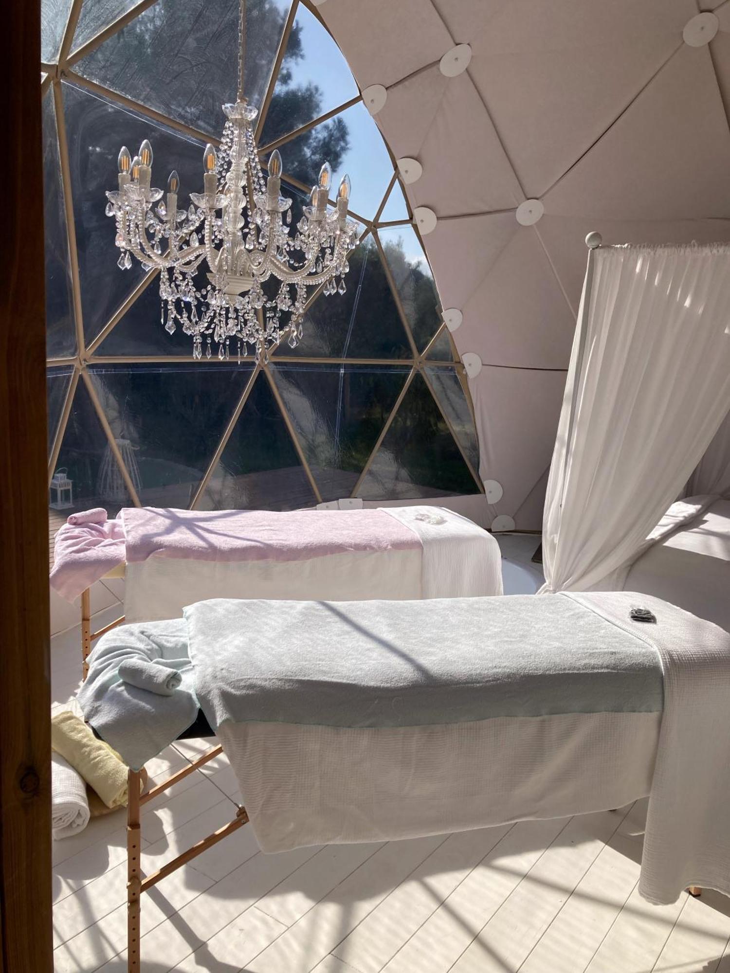 Domo Suites Masia Cal Geperut Badalona Extérieur photo