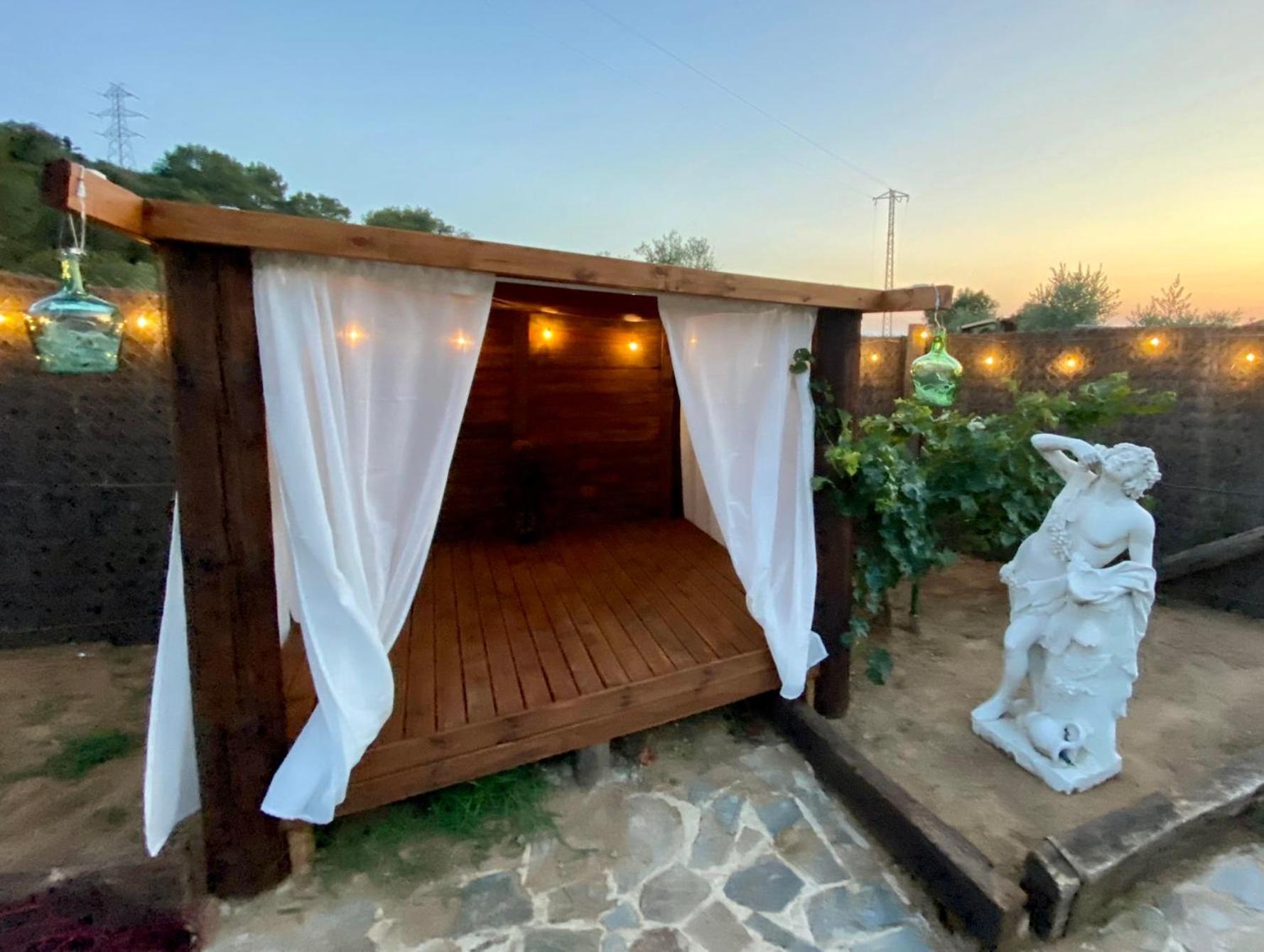 Domo Suites Masia Cal Geperut Badalona Extérieur photo