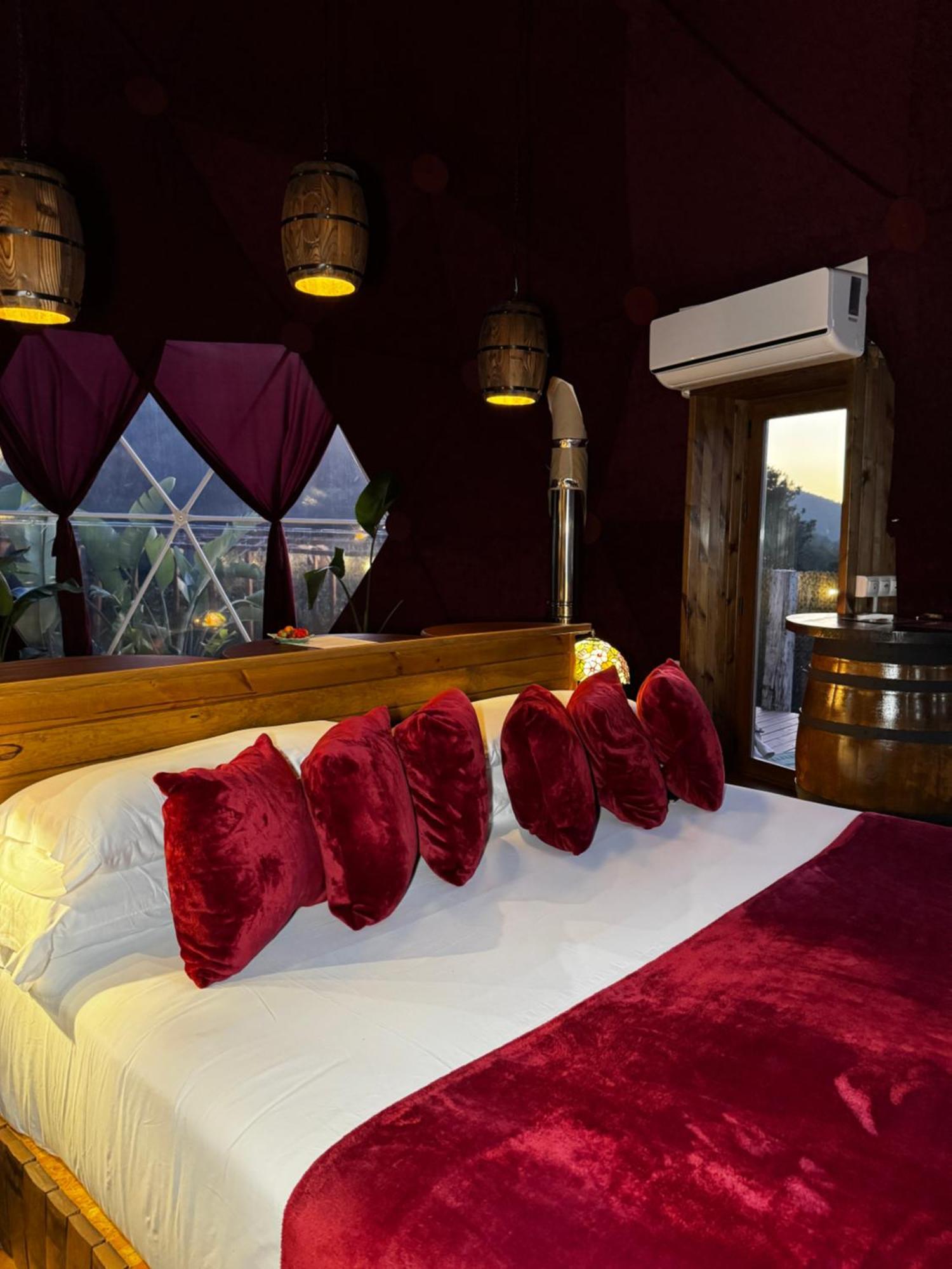 Domo Suites Masia Cal Geperut Badalona Extérieur photo